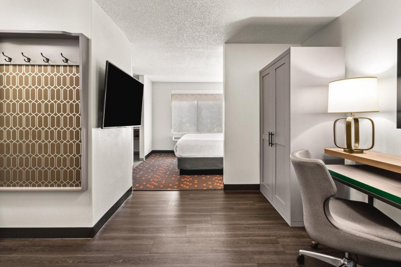 Holiday Inn & Suites Bothell An Ihg Hotel Екстериор снимка