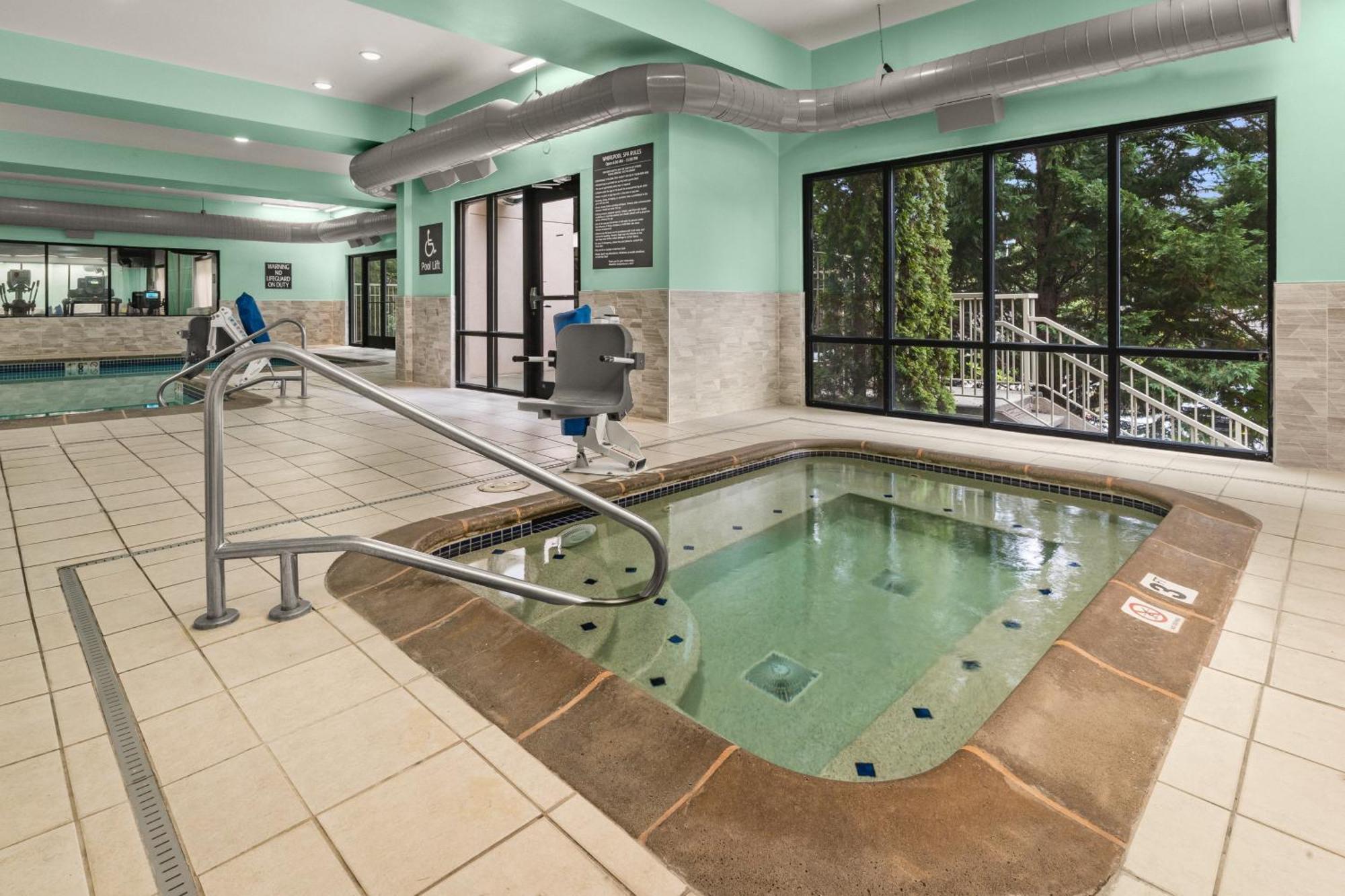 Holiday Inn & Suites Bothell An Ihg Hotel Екстериор снимка